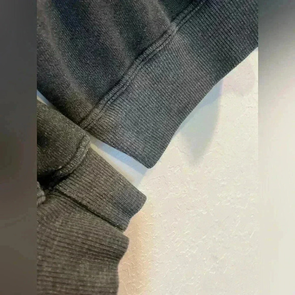 WILDFOX Gray Long Sleeve Crewneck Heart and Star Sweater Womens Size Large - Picture 4 of 8